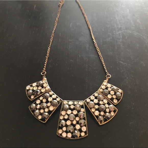 Shimmering necklace - Picture 2 of 4